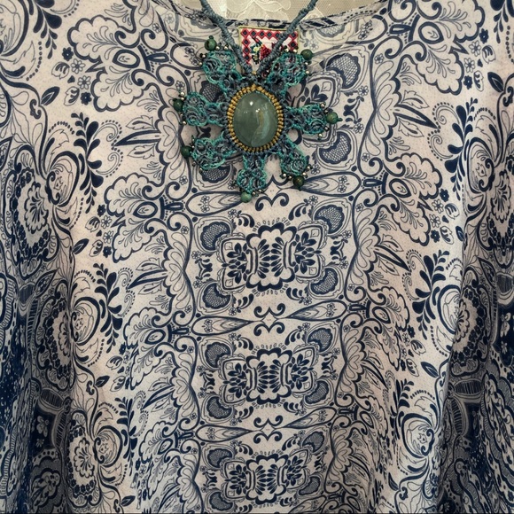 JOHNNY WAS * NWOT Blue/White Patterned Cupra Top - Picture 4 of 8